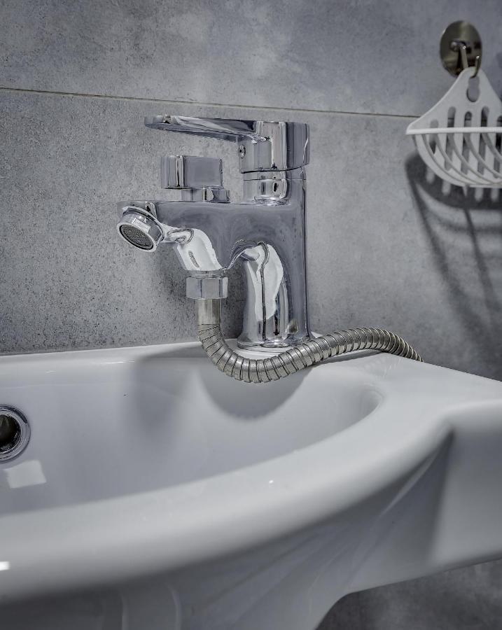 Yourhouse На Розыбакиева Утепова Недалеко От Меги Alma-Ata Buitenkant foto