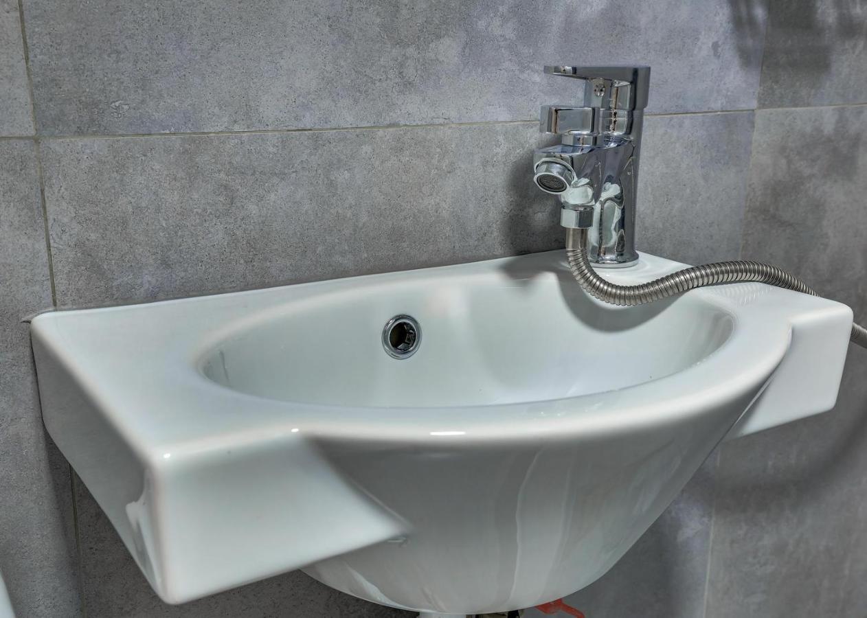 Yourhouse На Розыбакиева Утепова Недалеко От Меги Alma-Ata Buitenkant foto